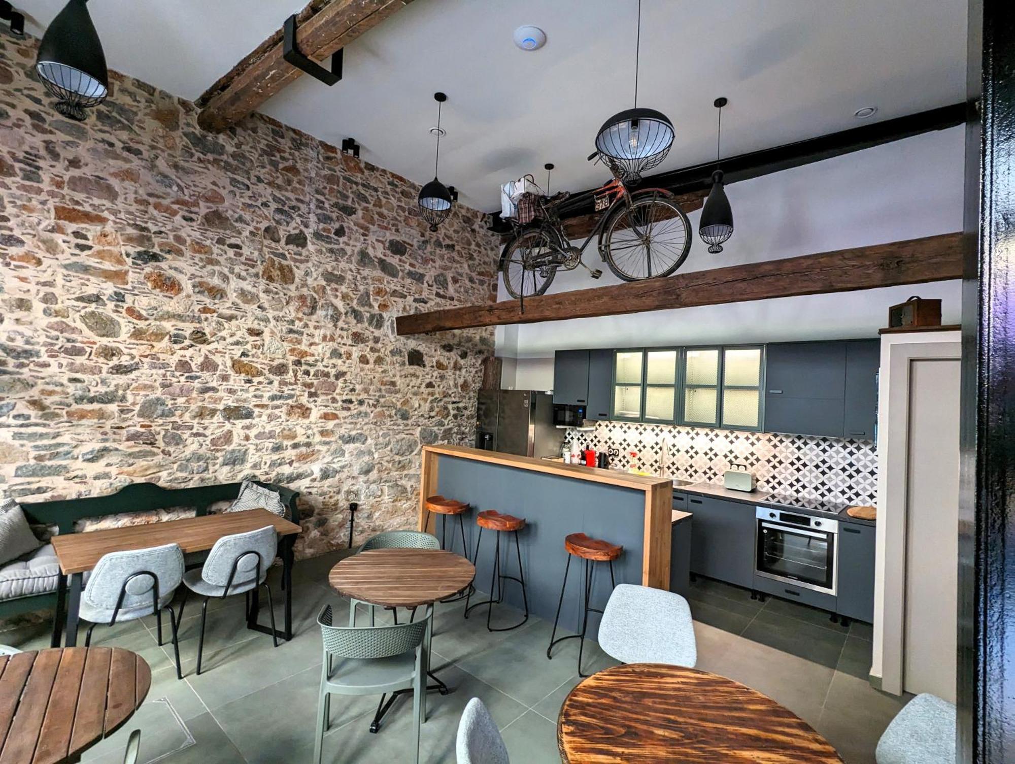 Albergue Issa Lesvos Mytilíni Exterior foto