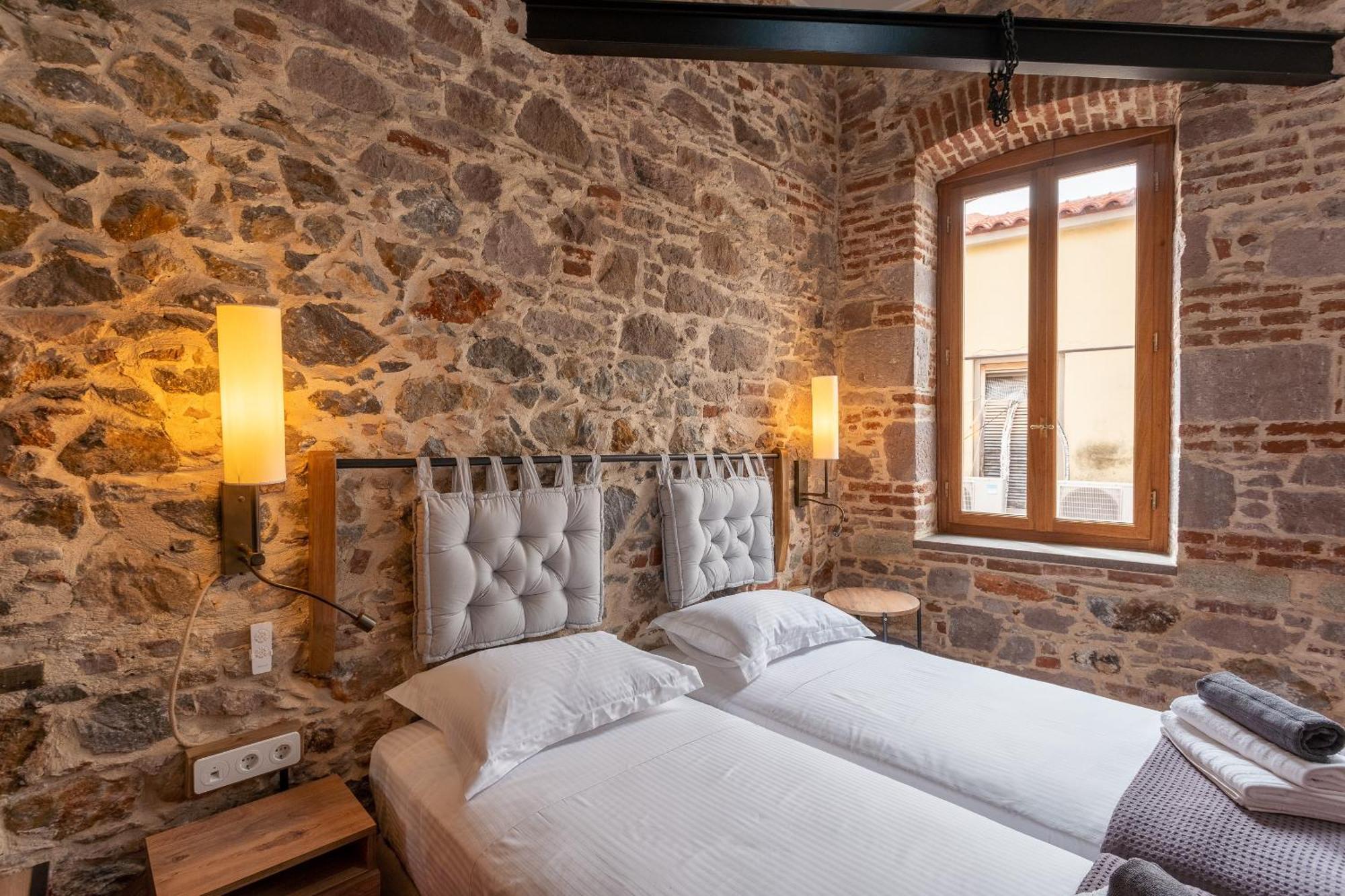 Albergue Issa Lesvos Mytilíni Exterior foto